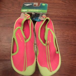 NEW⭐️GIRLS Speedo swim shoes